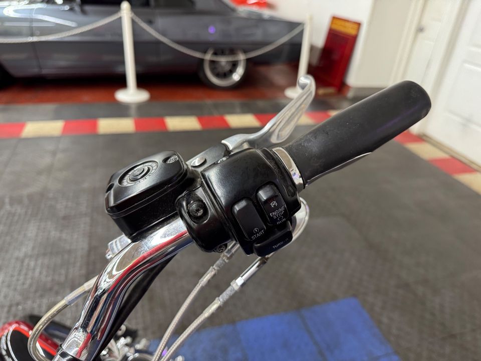 1999 Harley Davidson FXSTS