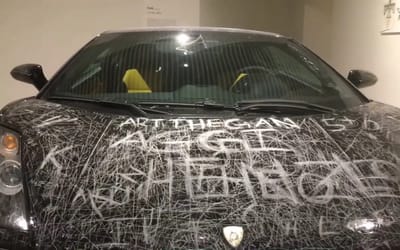 Artist put $135,000 Lamborghini Gallardo in gallery and invites people to scratch it for ‘art’