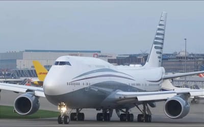 The $400 million Boeing 747 Qatari royal family gave USA isn't even the most expensive gift they've given